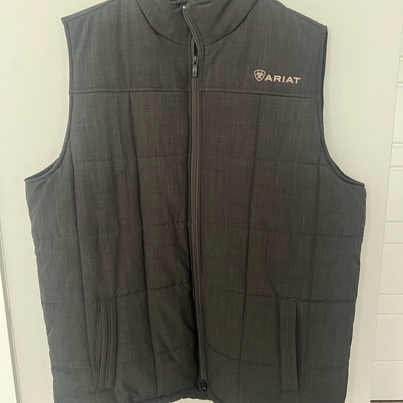Ariat Men's Charcoal Quilted Vest - Picture 4 of 4